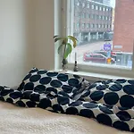 Luxury 2br Home-free Parking And Walk To Center And Train Apartament