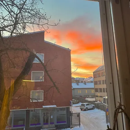Luxury 2br Home-free Parking And Walk To Center And Train *